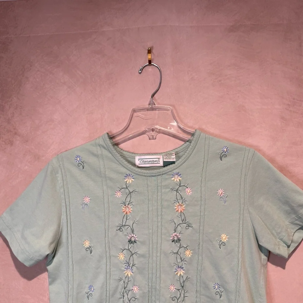 Shenanigans Floral Embroidered Tee Sage Green Size Small - Picture 2 of 8